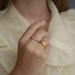 ENAMEL Copenhagen Ring, Leia 7 ENAMEL Copenhagen Ring, Leia -Enamel Copenhagen Salg 1024x1024 b6543b5627f5e42230570e15e67217be 1