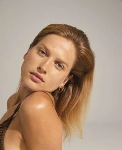 Pilgrim BLOSSOM Recycled Hoop øreringe 2-i-1 Sæt Guldbelagt -Enamel Copenhagen Salg 5700560087507 3