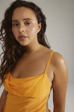 Pilgrim EUONIA Pearl Chain-earrings Gold-plated 6 Pilgrim EUONIA Pearl Chain-earrings Gold-plated -Enamel Copenhagen Salg 5700560094284 1