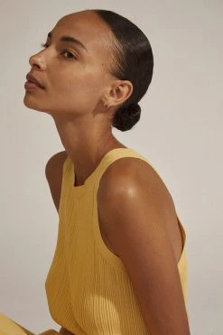 Pilgrim EBNA Small Crystal Huggie Hoops Gold-plated 5 Pilgrim EBNA Small Crystal Huggie Hoops Gold-plated -Enamel Copenhagen Salg 5700560094567 1