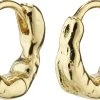 Pilgrim EDDY Recycled Organic Shaped Mini Huggie Hoops Gold-plated 1 Pilgrim EDDY Recycled Organic Shaped Mini Huggie Hoops Gold-plated -Enamel Copenhagen Salg 5700560095328